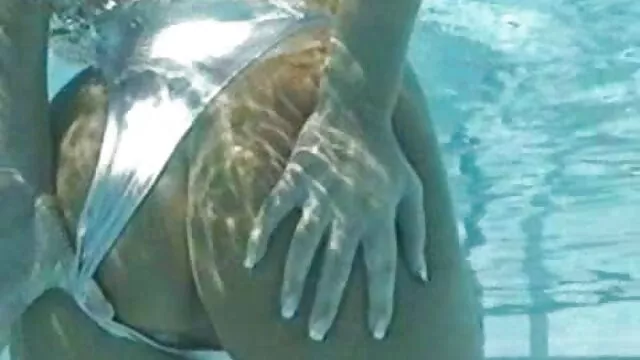 پورنو داغ بدون ثبت نام  قلب در عکس سکسی کون و کوس کوه‌ها خال کوبی کرد.