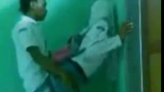 پورنو داغ بدون ثبت نام  این هنرمند روسی دو عکس سکسی کون کوس کیر مدل را جلب می کند.