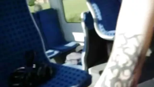 پورنو داغ بدون ثبت نام  زنها تصاویر سکسی کوس وکون یک مرد سیاه پوست را می گذرانند.