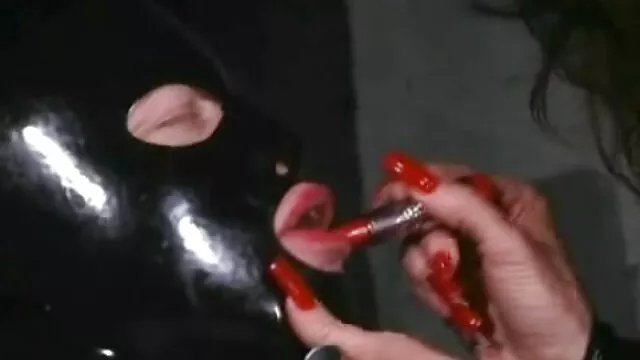 پورنو داغ بدون ثبت نام  مردی که ماساژ می دهد. عکس کیرکوس کون