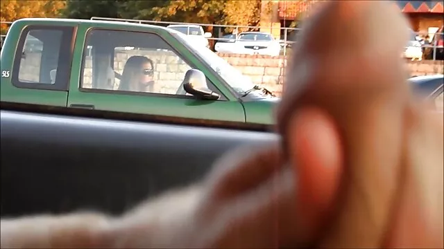 پورنو داغ بدون ثبت نام  رابطه جنسی با عکس کوس پلم دختران در یک مهمانی استخر.