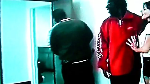 پورنو داغ بدون ثبت نام  لعنتی آبنوس در ورزشگاه. عکس سکسی پشمالو