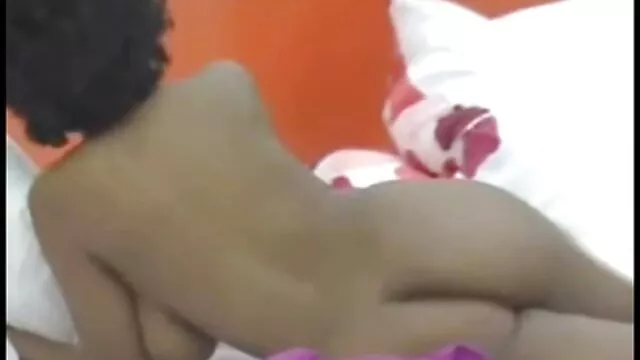 پورنو داغ بدون ثبت نام  دو لزبین جوان عکس کوس گوشاد در حال تفریح ​​هستند.