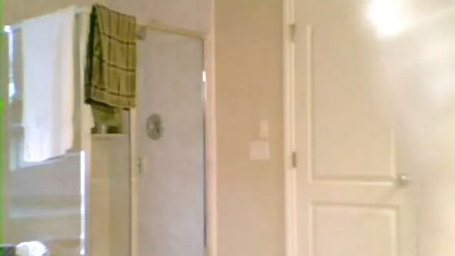 پورنو داغ بدون ثبت نام  یک دانش عكس كوس وكير آموز انگشت خود را جلوی دوربین می گذارد.